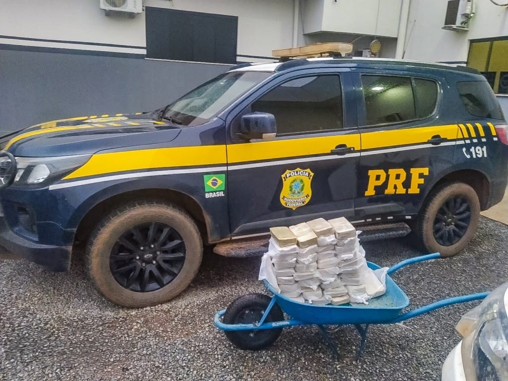 PRF apreende cerca de 40 kg de cocaína em caminhão na BR-163