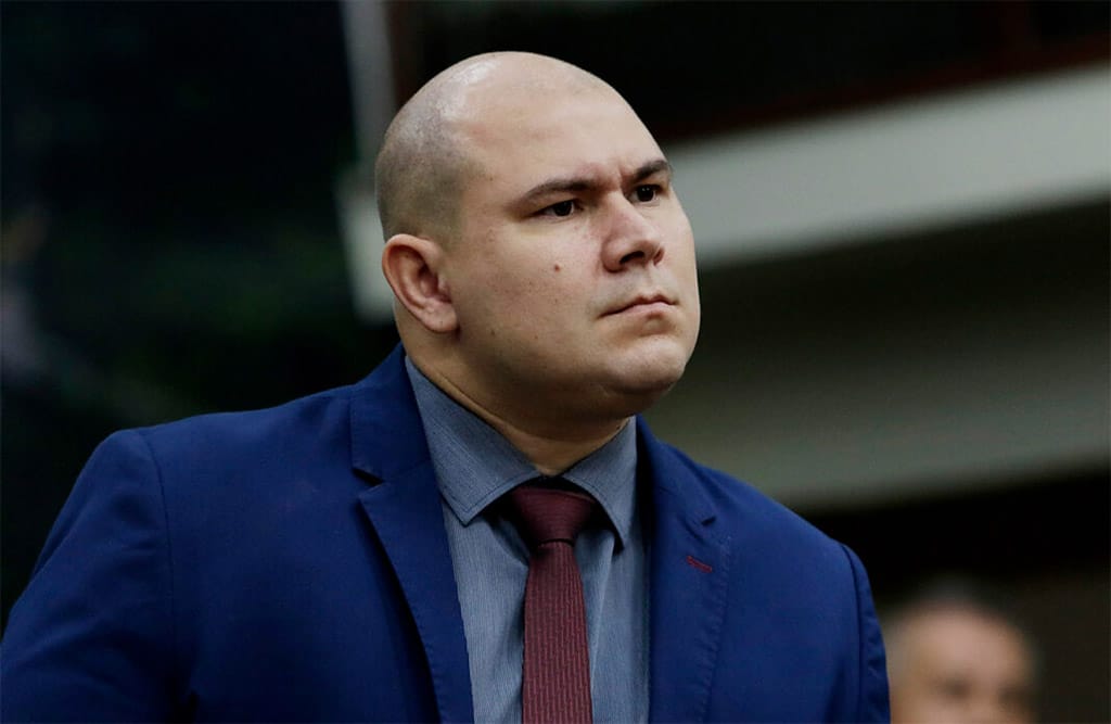 Prefeito de Cuiabá-MT critica descarte irregular de lixo, mas ignora falhas na gestão urbana