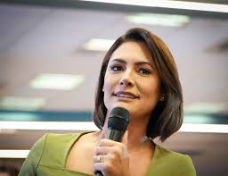 Flávio Bolsonaro e Michelle lideram no DF para presidente e senado em 2026