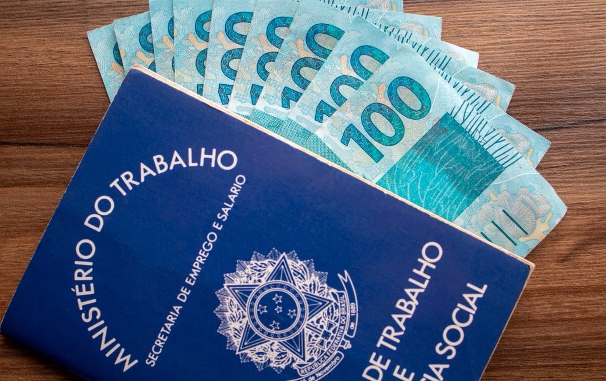 Governo oficializa salário mínimo de R$ 1.621 em 2026 com reajuste real acima da inflação