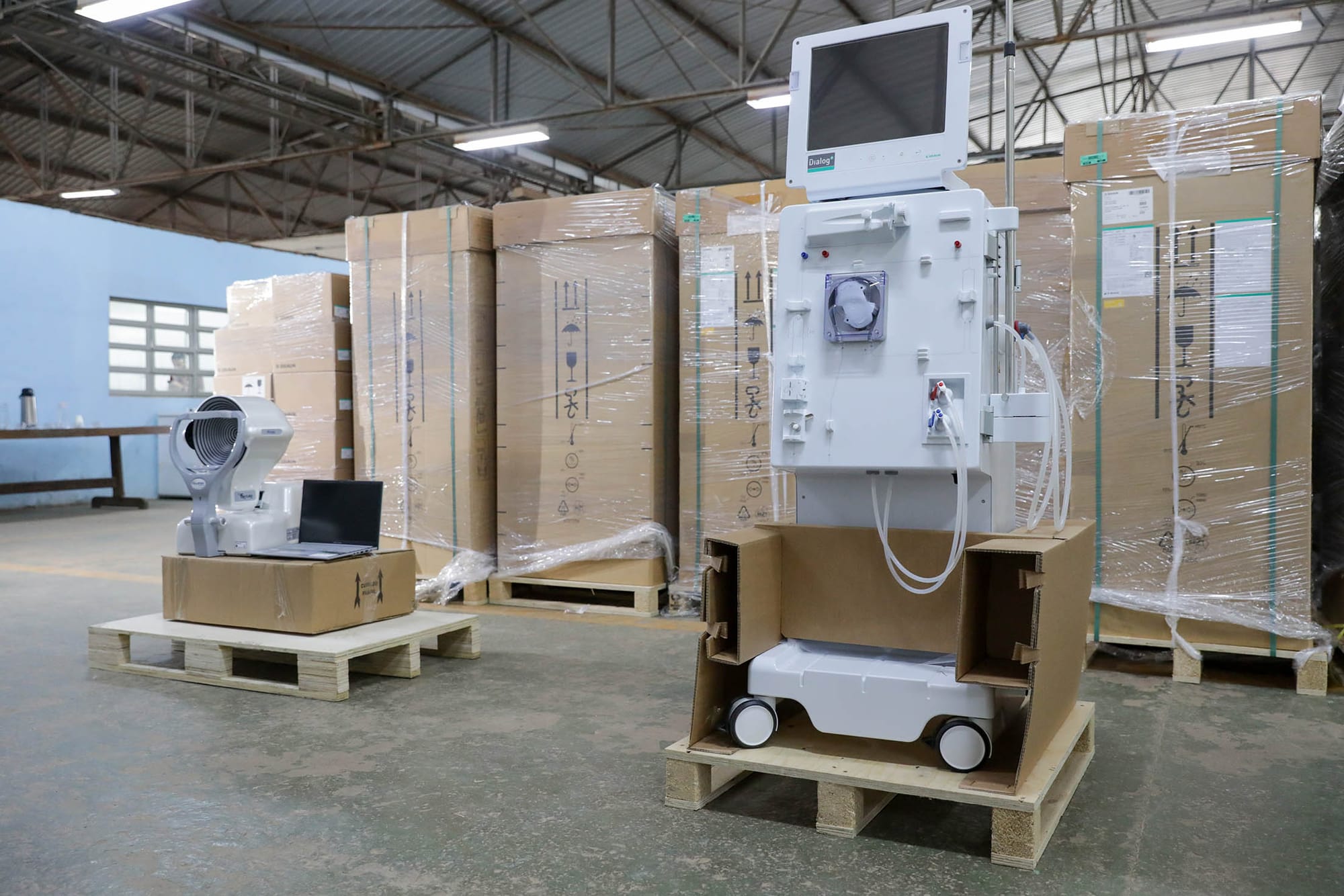 GDF entrega novos equipamentos de hemodiálise e oftalmologia para a rede pública