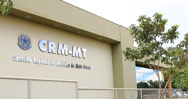 CRM-MT flagra fraude: Irmãs são presas ao tentar registrar diplomas falsos de medicina em Cuiabá