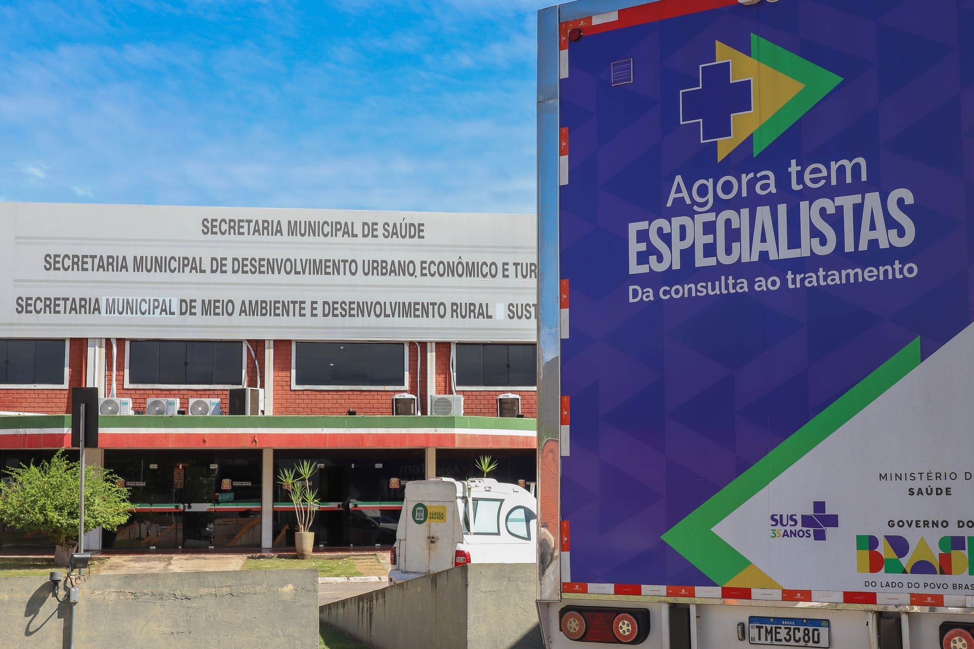 Parceria com aplicativo 99 garante transporte gratuito para pacientes atendidas na carreta da saúde em Várzea Grande-MT