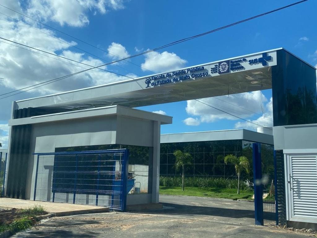 Escola de Saúde Pública promove residência multiprofissional em 2026