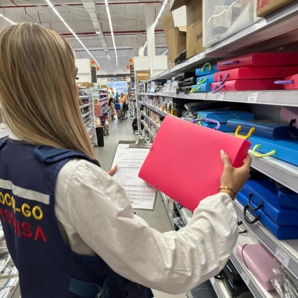 Procon GO encontra variação de até 812% em preços de material escolar