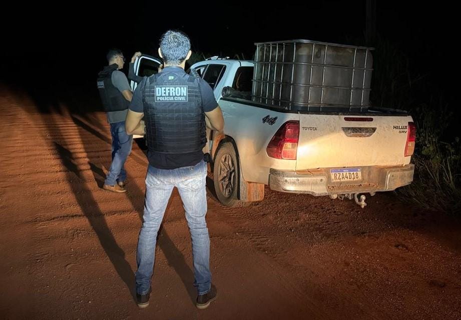 Polícia Civil prende motorista e impede carga de diesel de chegar a garimpo ilegal na Sararé
