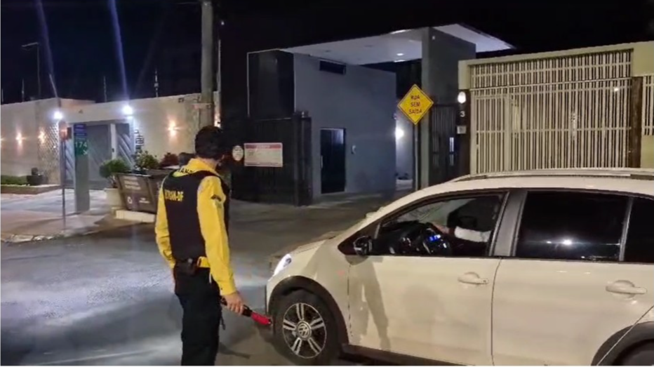 Quase 30 motoristas foram flagrados sob influência de álcool neste fim de semana no DF
