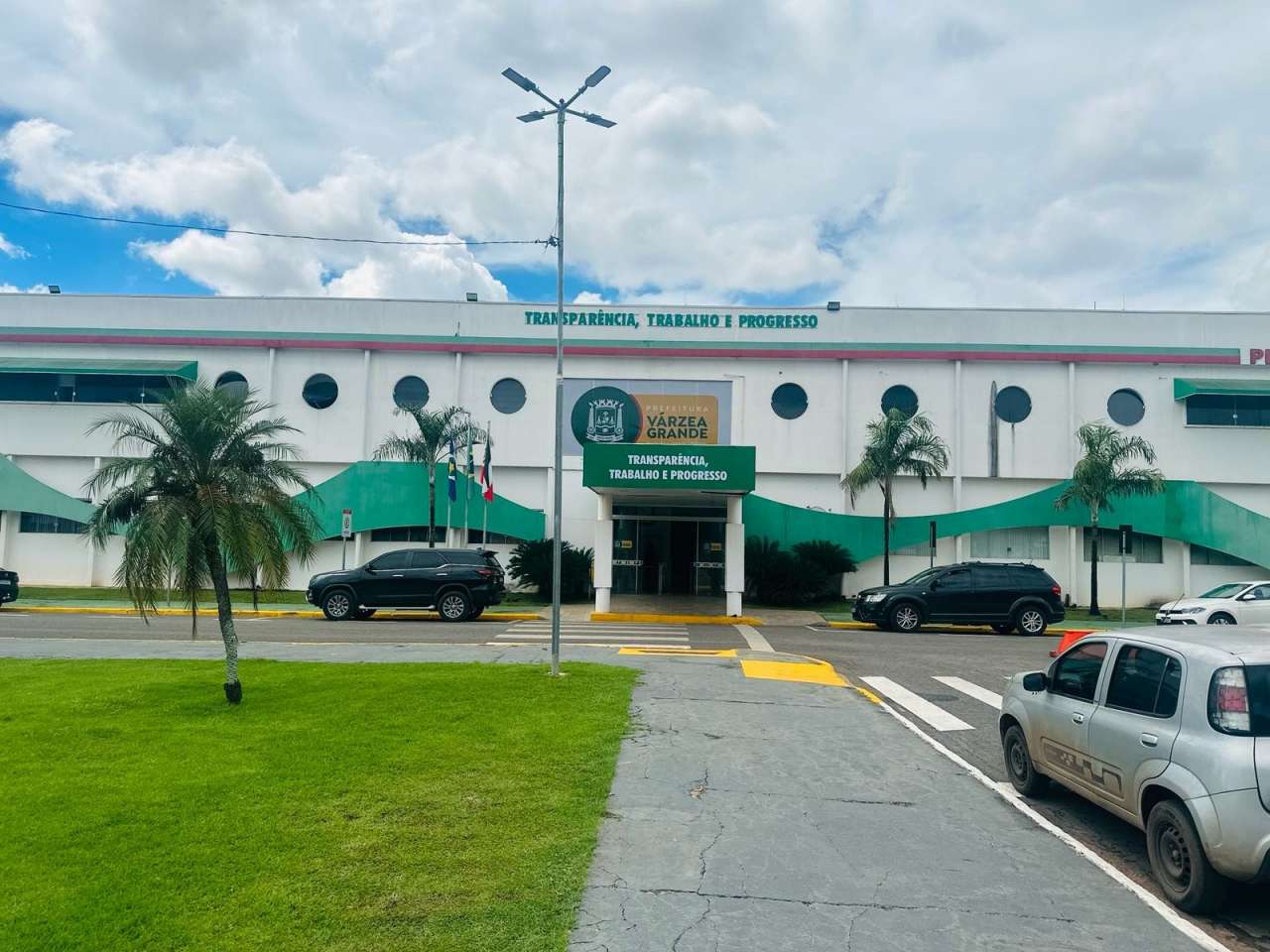 Prefeitura de Várzea Grande-MT homologa resultado final do processo seletivo da Secretaria de Educação