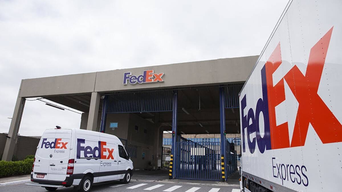 FedEx anuncia fim dos serviços de entrega doméstica no Brasil e redefine estratégia no país