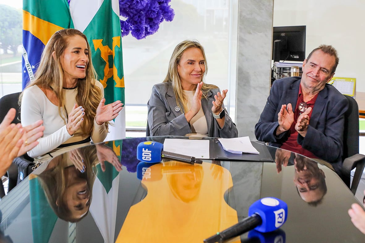 Celina Leão assina projeto para implantar Centro de Reabilitação Neuromotora com exoesqueletos inteligentes