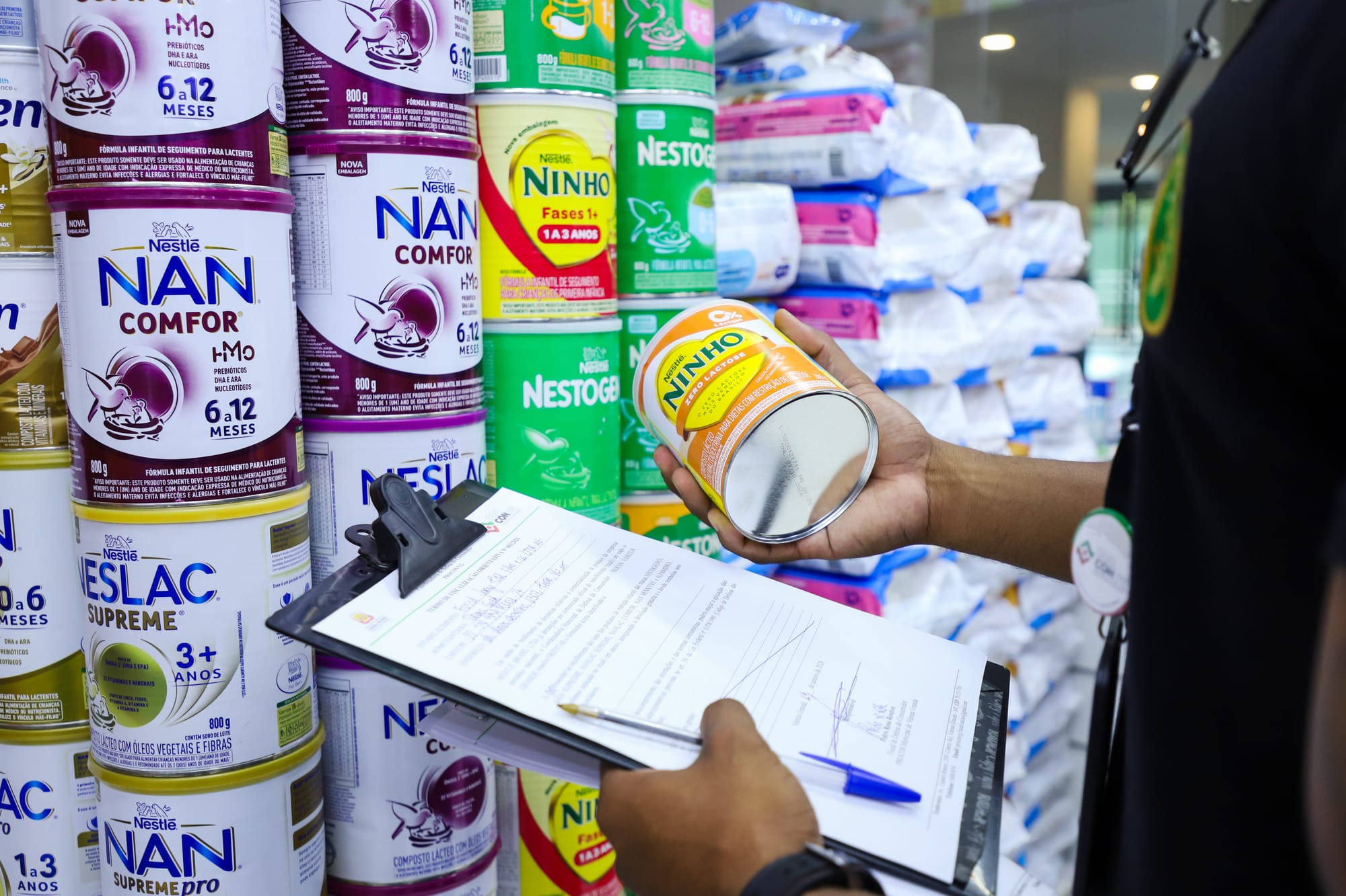 Procon de Várzea Grande-MT fiscaliza e orienta farmácias sobre proibição de lotes de produtos de nutrição infantil