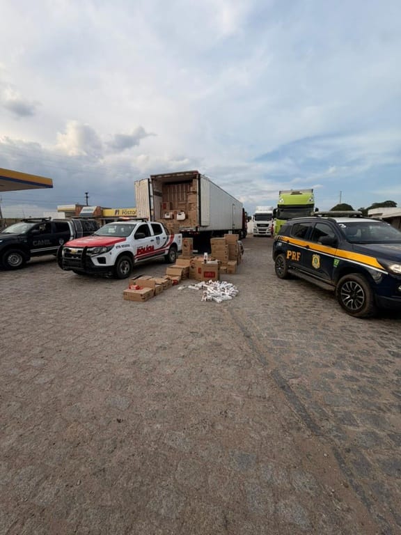 PRF, PM e Receita Federal apreendem 12.000.000 (doze milhões) de cigarros contrabandeados do Paraguai