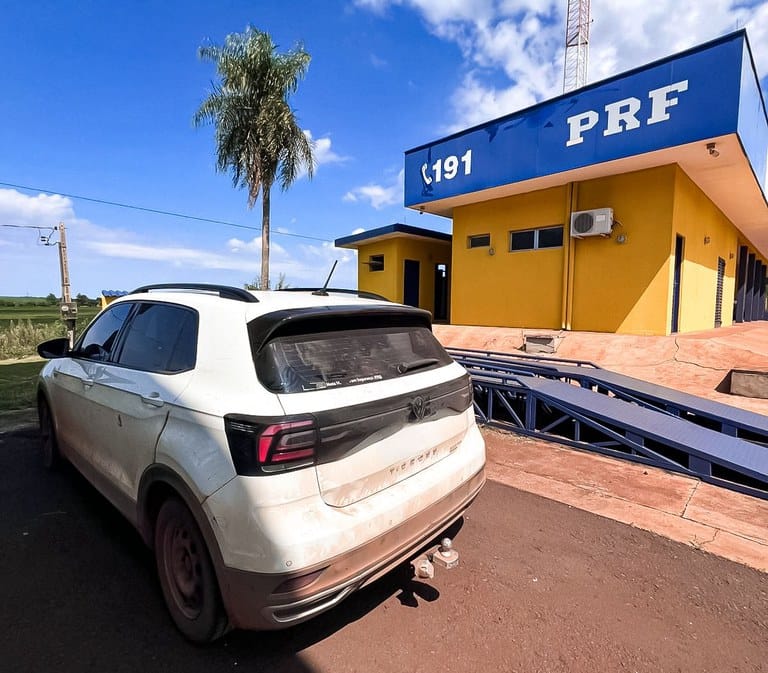 PRF recupera veículo em Caarapó (MS)