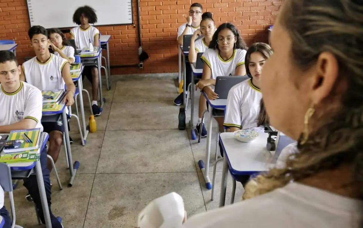 Professores da rede estadual de de ensino de Goiás terão reajuste de 5,4%