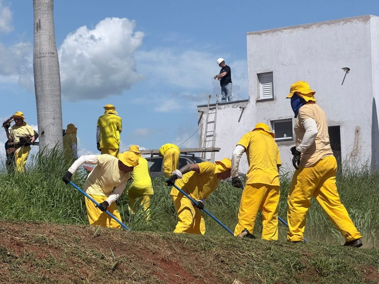 Reeducandos trabalham na manutenção do Autódromo Internacional de Goiânia-GO