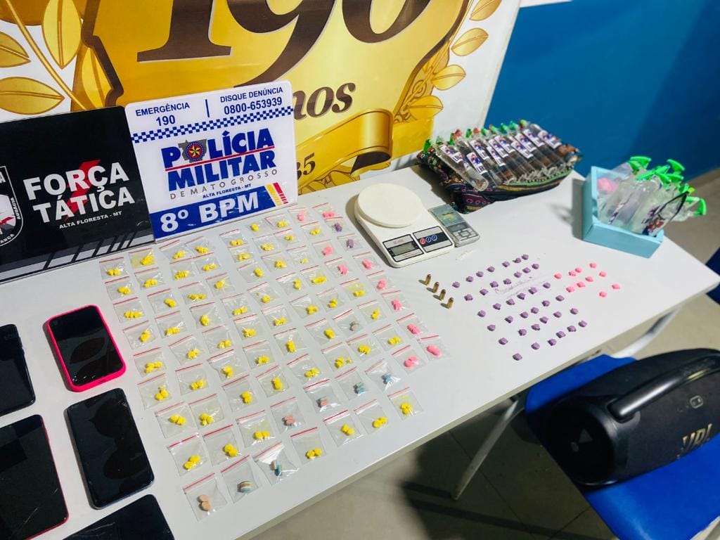 Polícia Militar prende foragido da Justiça, apreende 238 porções de drogas e munições