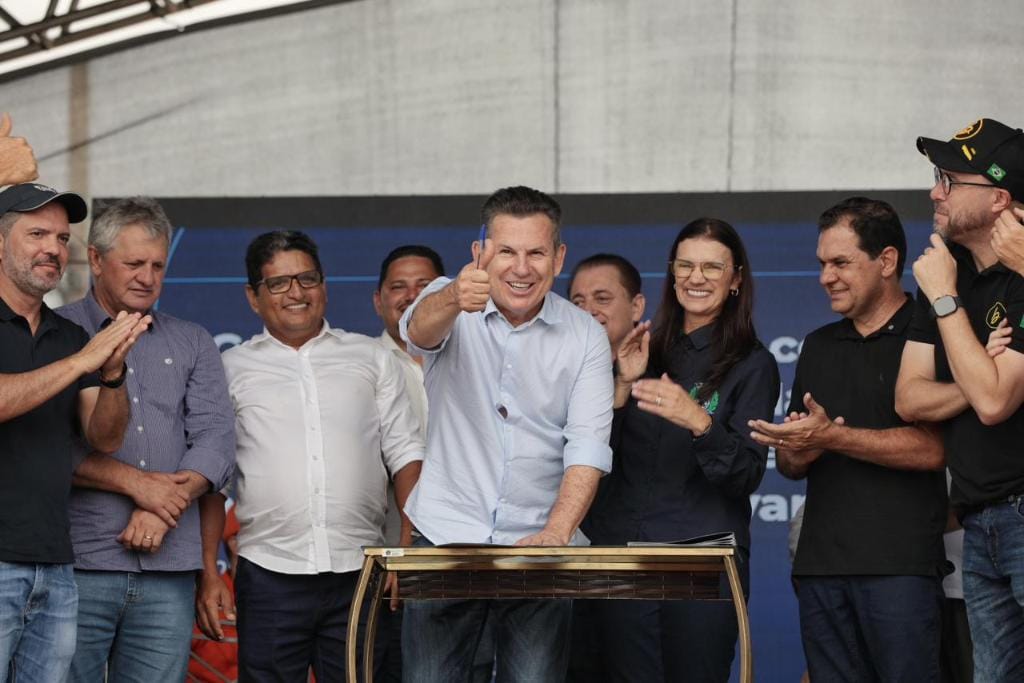 Governo de MT entrega 175 casas populares e anuncia novos investimentos em Aripuanã-MT