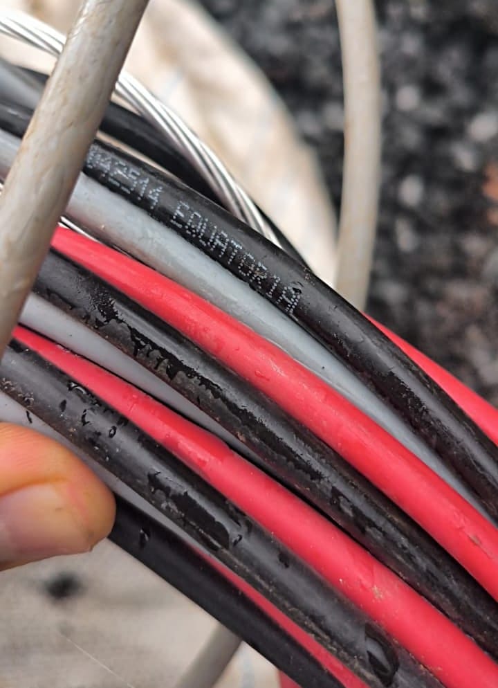 Operação da PM e Equatorial Goiás recupera quase uma tonelada de fiação furtada da concessionária