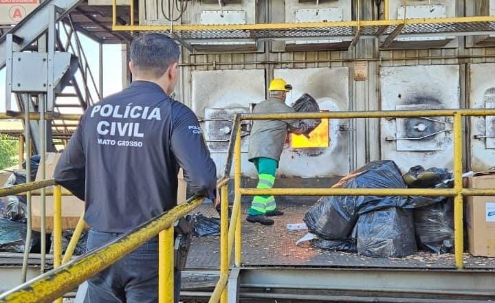Polícia Civil realiza incineração de drogas apreendidas em Alto Araguaia-MT