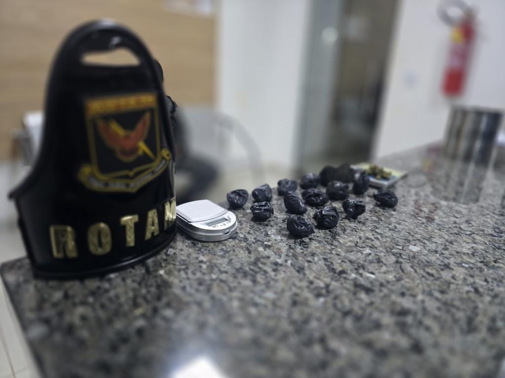 Rotam prende suspeito por tráfico de drogas durante abordagem em Pontes e Lacerda-MT