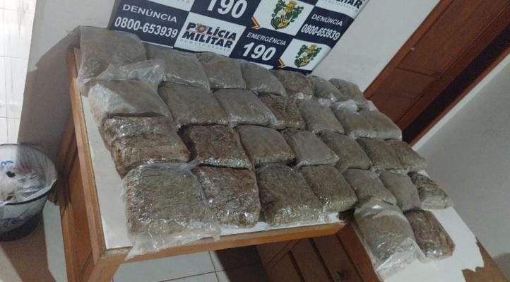 PM apreende 30 tabletes de super maconha em ônibus de viagem em Vila Bela da Santíssima Trindade-MT