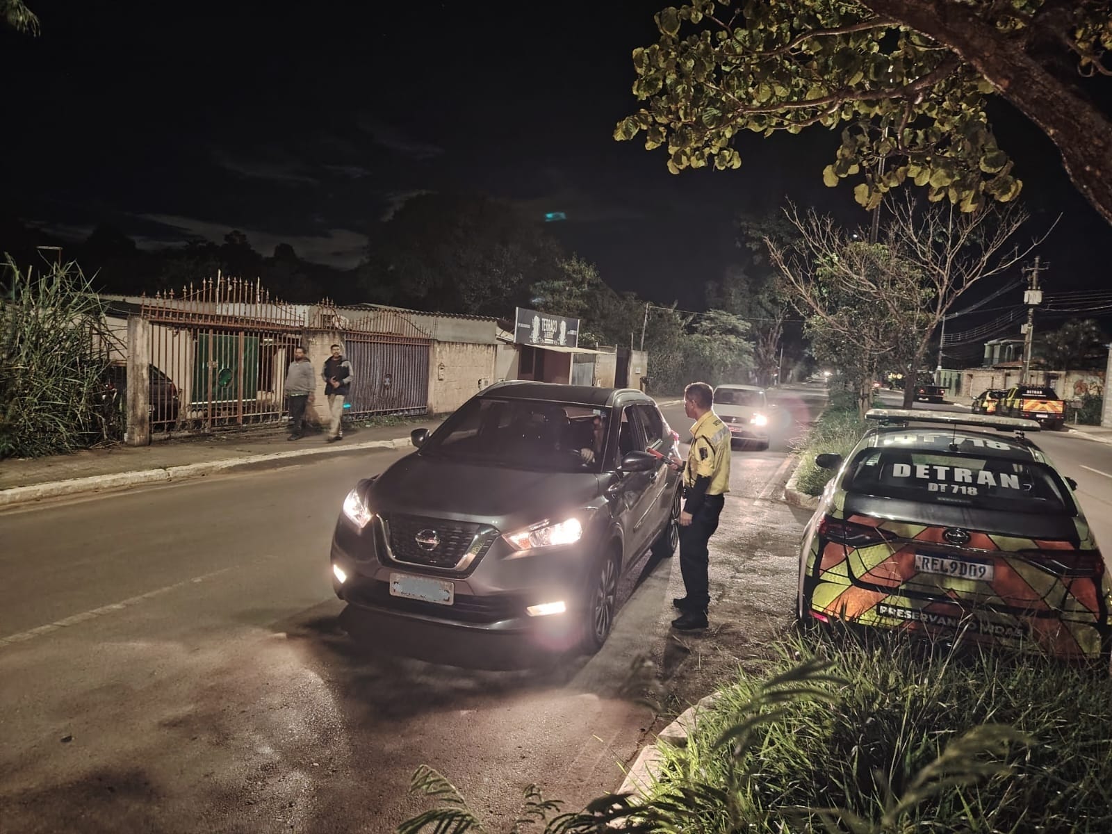 Fiscalização do DF autua 49 condutores alcoolizados no fim de semana