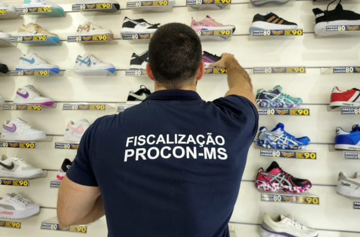 Mais de mil pares de tênis falsificados são apreendidos pelo Procon em Campo Grande-MS