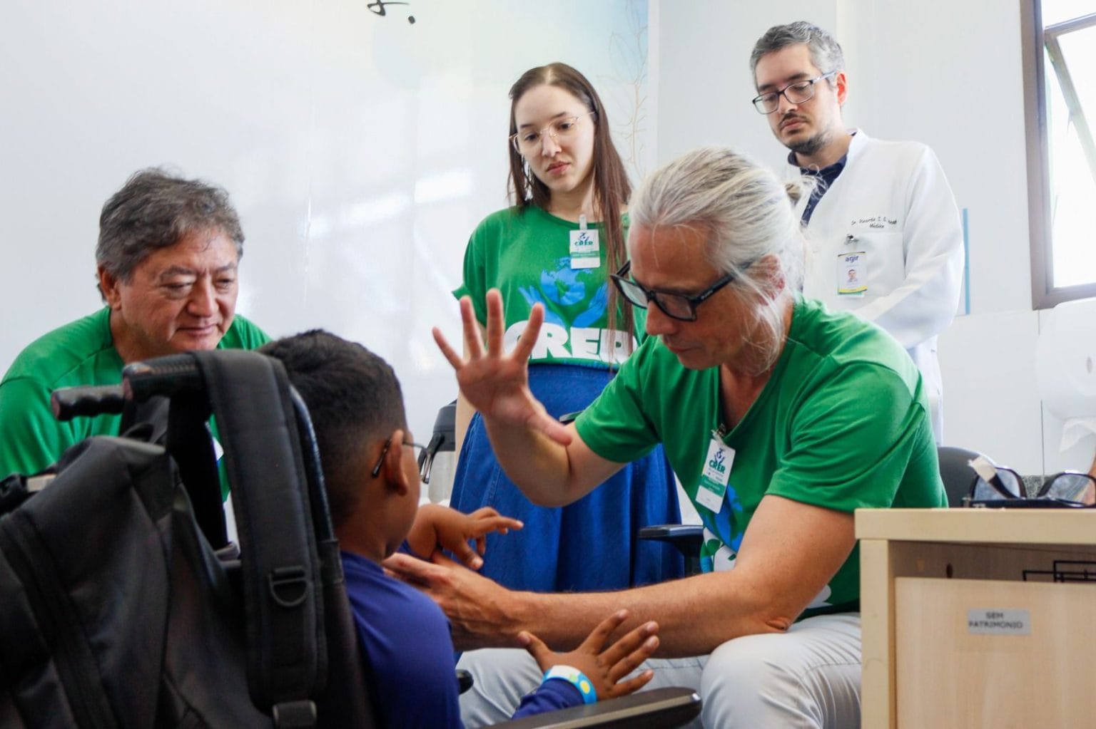 Missão humanitária internacional amplia acesso a cirurgias de alta complexidade no Crer Goiás