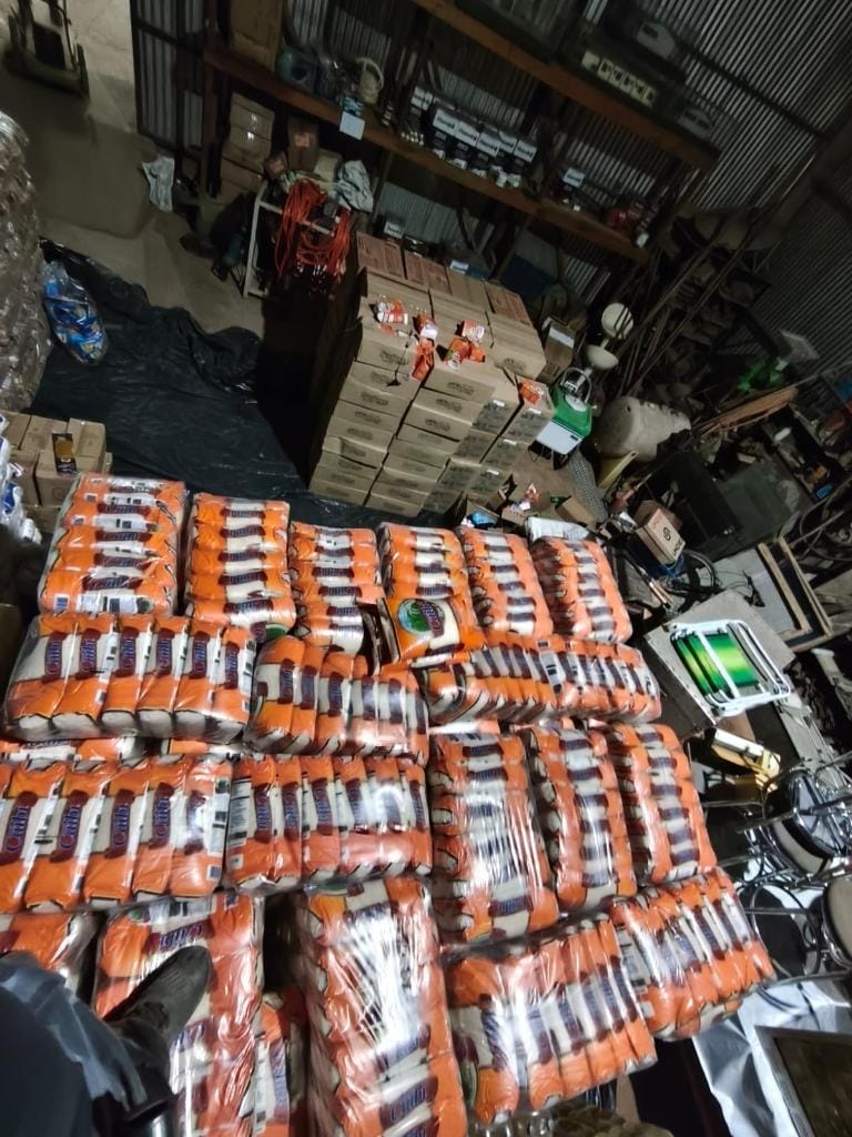 PM prende faccionados com carga ilegal de produtos alimentícios e de limpeza em Sorriso-MT