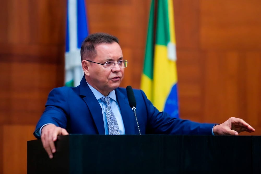 Botelho minimiza troca de farpas e diz que manterá boa relação com Mauro Mendes