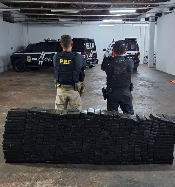 PRF e PM apreendem 353 Kg de maconha em Nova Andradina (MS)