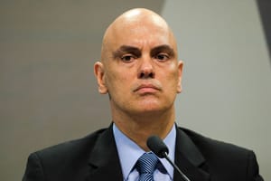Oposição na Câmara anuncia pedido de impeachment de Alexandre de Moraes por caso Banco Master