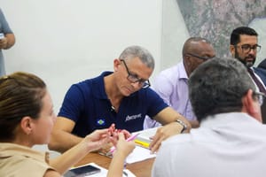 Prefeita sanciona lei que concede 30,90% de recomposição salarial na Educação