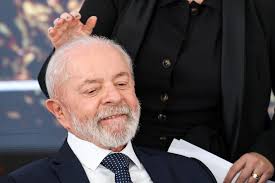 Em 2025, Lula passou cerca de 50 dias fora do Brasil em 16 viagens internacionais