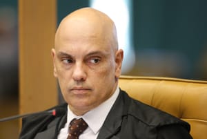 Caso Master gera onda de pressão sobre Moraes: bolsonaristas pedem impeachment de ministro do STF