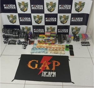 Polícia Militar prende dupla por contrabando e apreende 397 cigarros eletrônicos em Jaciara-MT