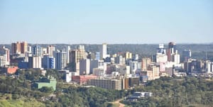 Empresas brasileiras atravessam fronteira e se instalam no Paraguai em busca de ambiente mais competitivo
