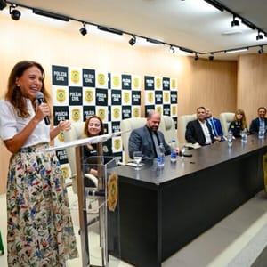 Delegacias da mulher recebem 30 novas viaturas em Goiás