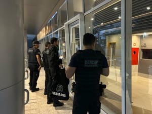 Polícia de GO apura fraudes em licitações de órgão público