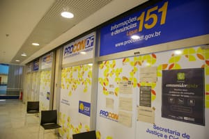 Procon-DF autua 27 escolas particulares após fiscalização de listas de materiais