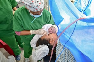 Hospital de Santa Maria no DF encerra 2025 com ampliação na assistência materno-infantil