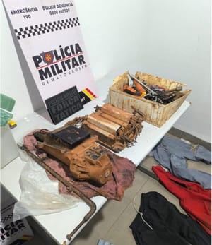 Força Tática prende três faccionados por furto e recupera módulos de caminhão