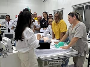 Equipe multidisciplinar do Hospital Regional de Sorriso passa por capacitação em urgência pediátrica