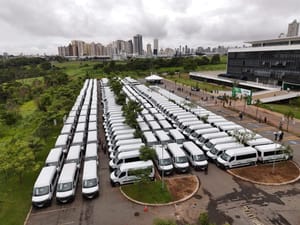 Municípios Goianos recebem 246 vans para assistência social