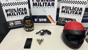 Dois faccionados são presos pela PM após invadirem residência em busca de rival em Cáceres-MT