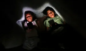 Estudo mostra impacto de vídeos curtos no desenvolvimento infantil