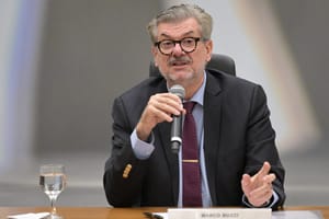 STJ afasta cautelarmente ministro acusado de importunação sexual