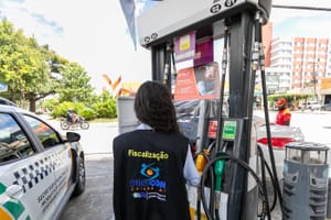 Procon de Cuiabá-MT notifica 151 postos de combustíveis em Cuiabá para explicar aumento de preços