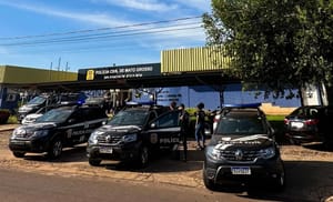 Polícias Civil e Militar prendem integrantes de facção, frustram "salve" e resgatam adolescente