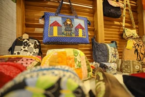 Criatividade que vira renda: nova loja colaborativa do projeto Cerrado Feminino amplia oportunidades para artesãs no DF